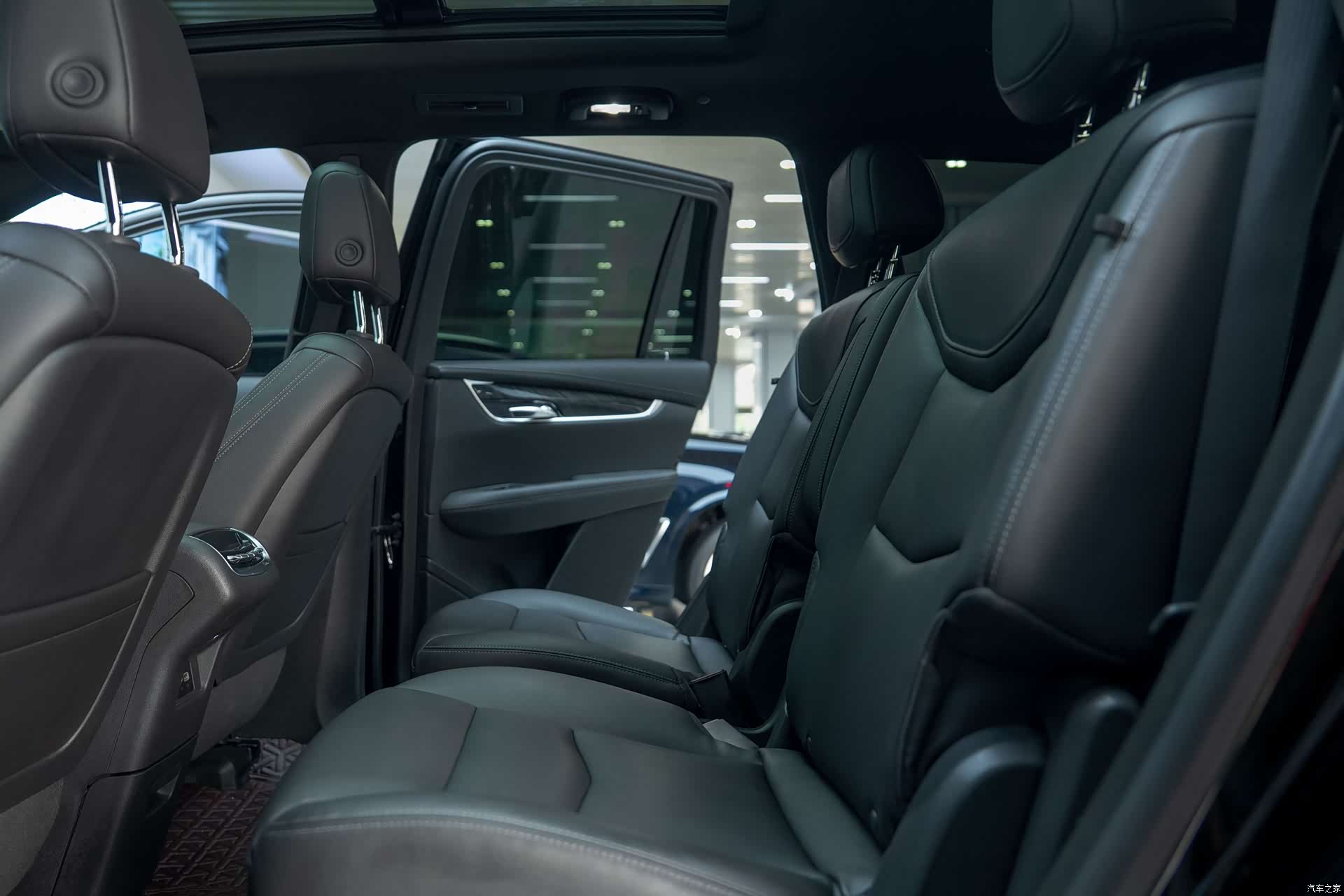 Cadillac XT6, 2021 13