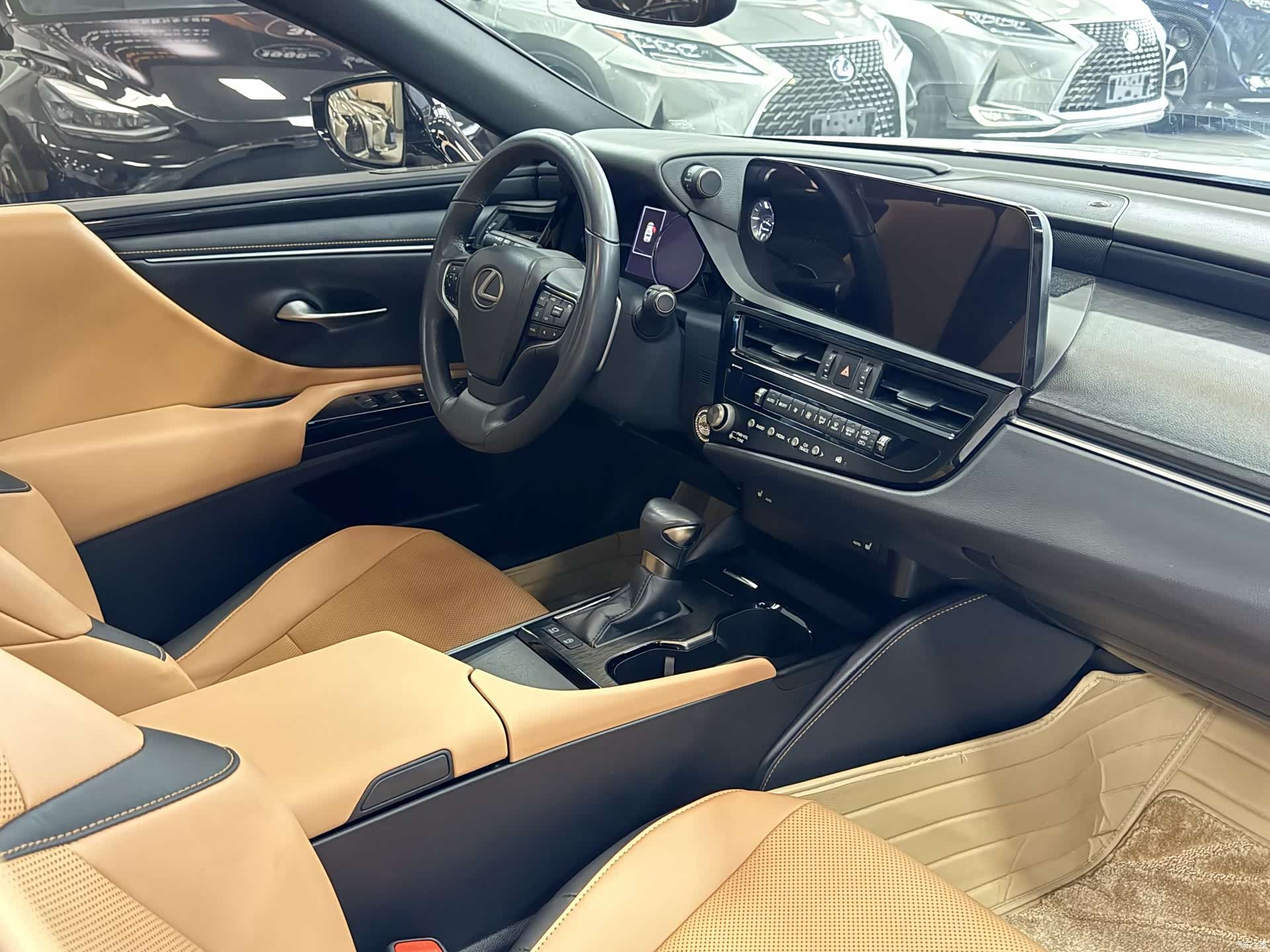 Lexus ES, 2023 9