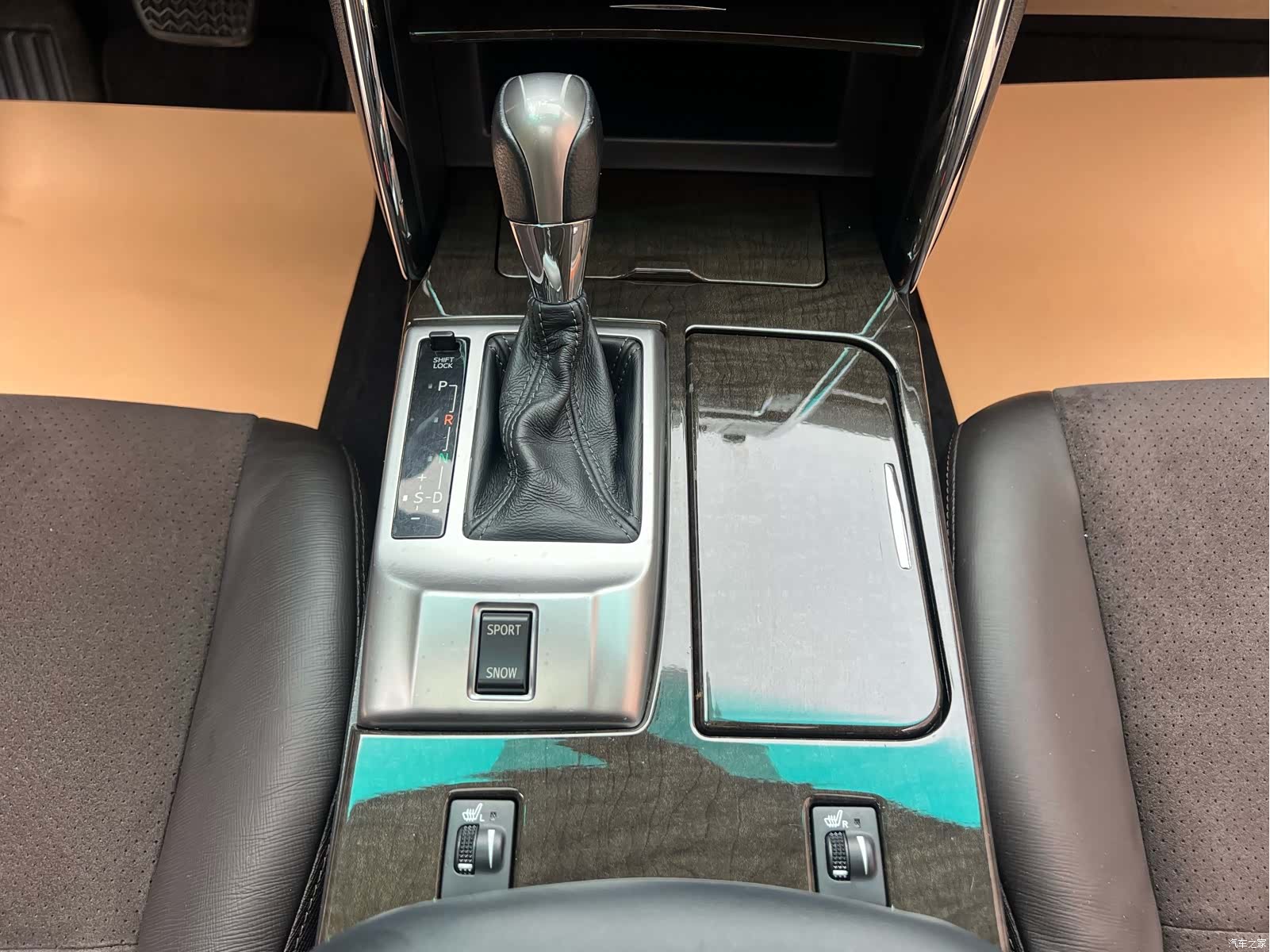 Toyota 2.5V, 2014 14