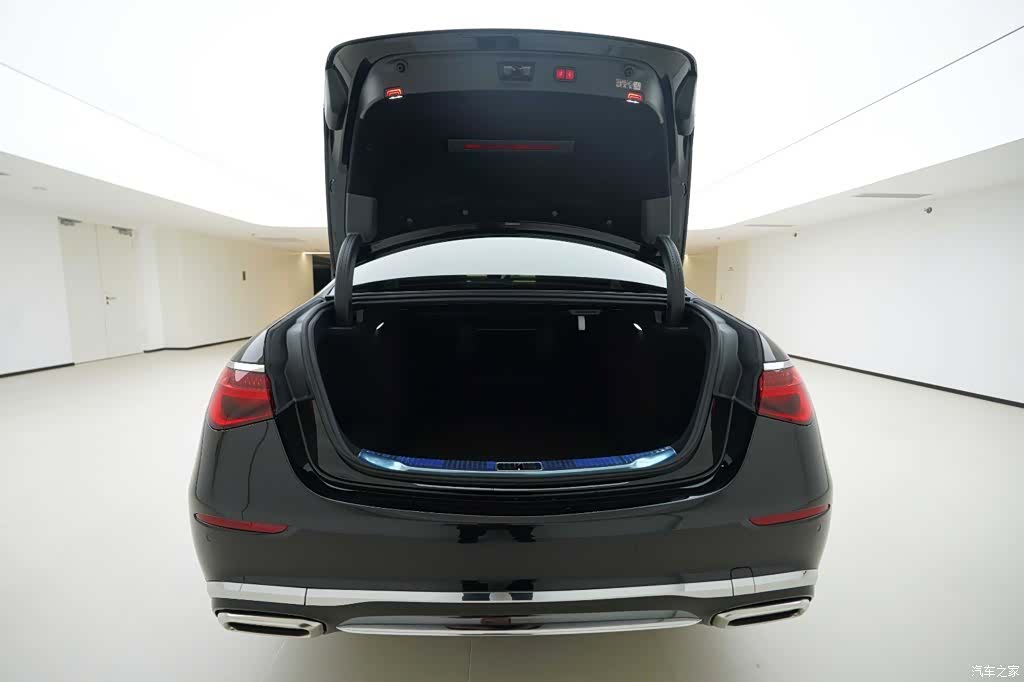Maybach S-Class, 2024 6