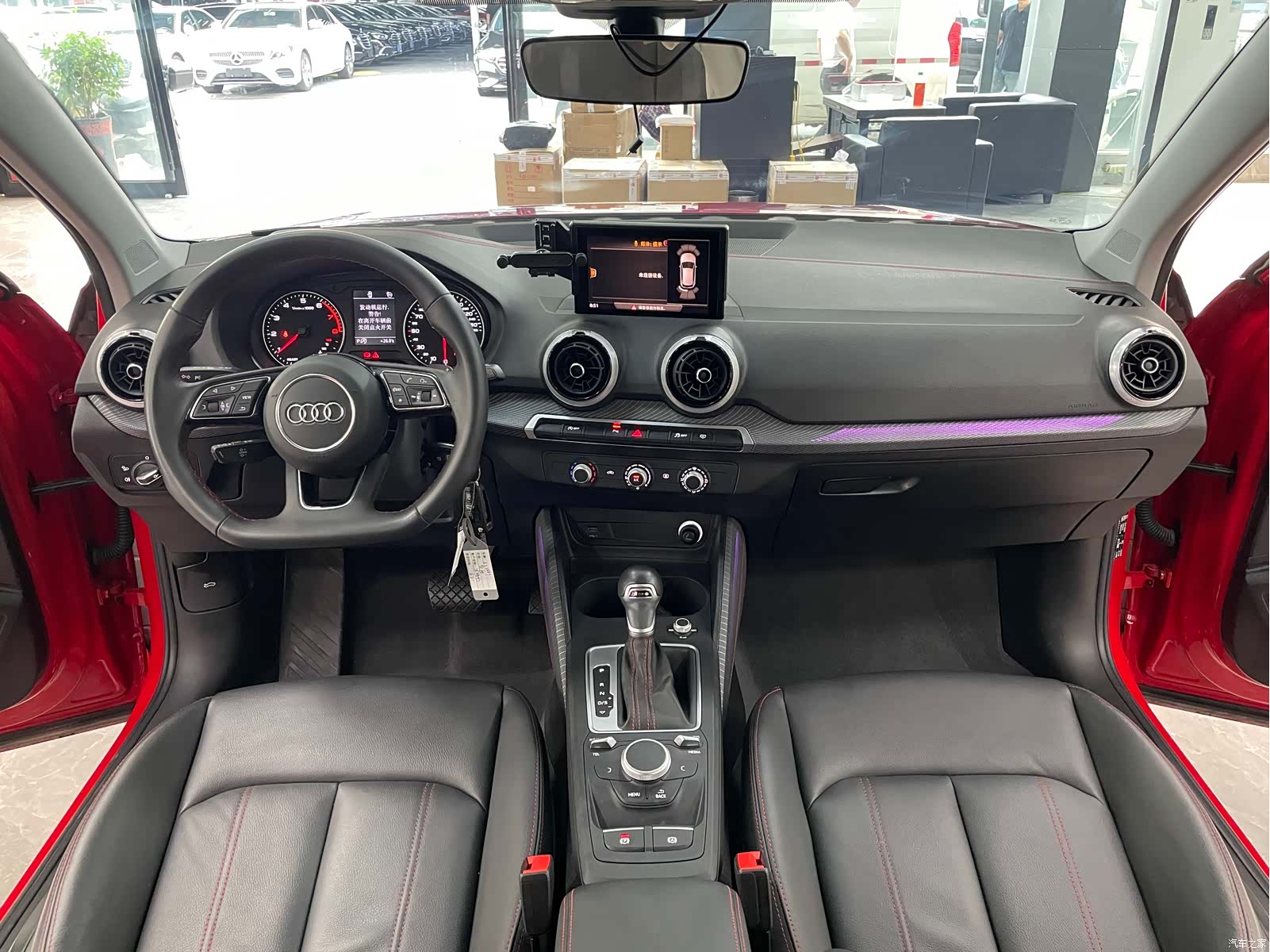 Audi Q2L, 2022 9