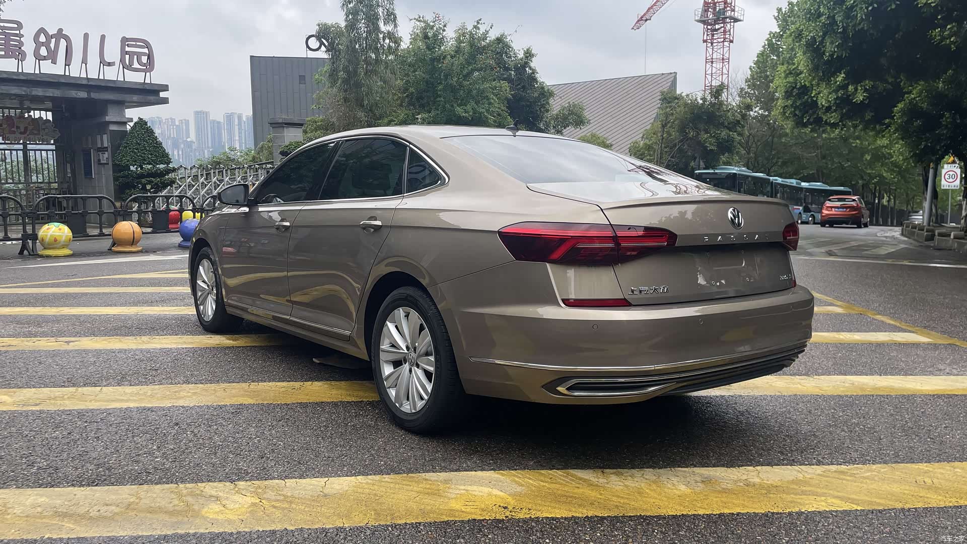 Volkswagen Passat, 2020 16