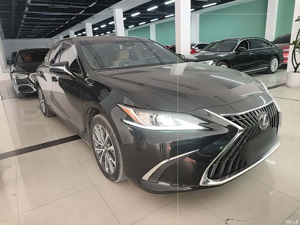 Lexus ES, 2023 22