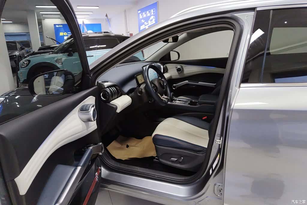 BYD Yuan, 2022 9