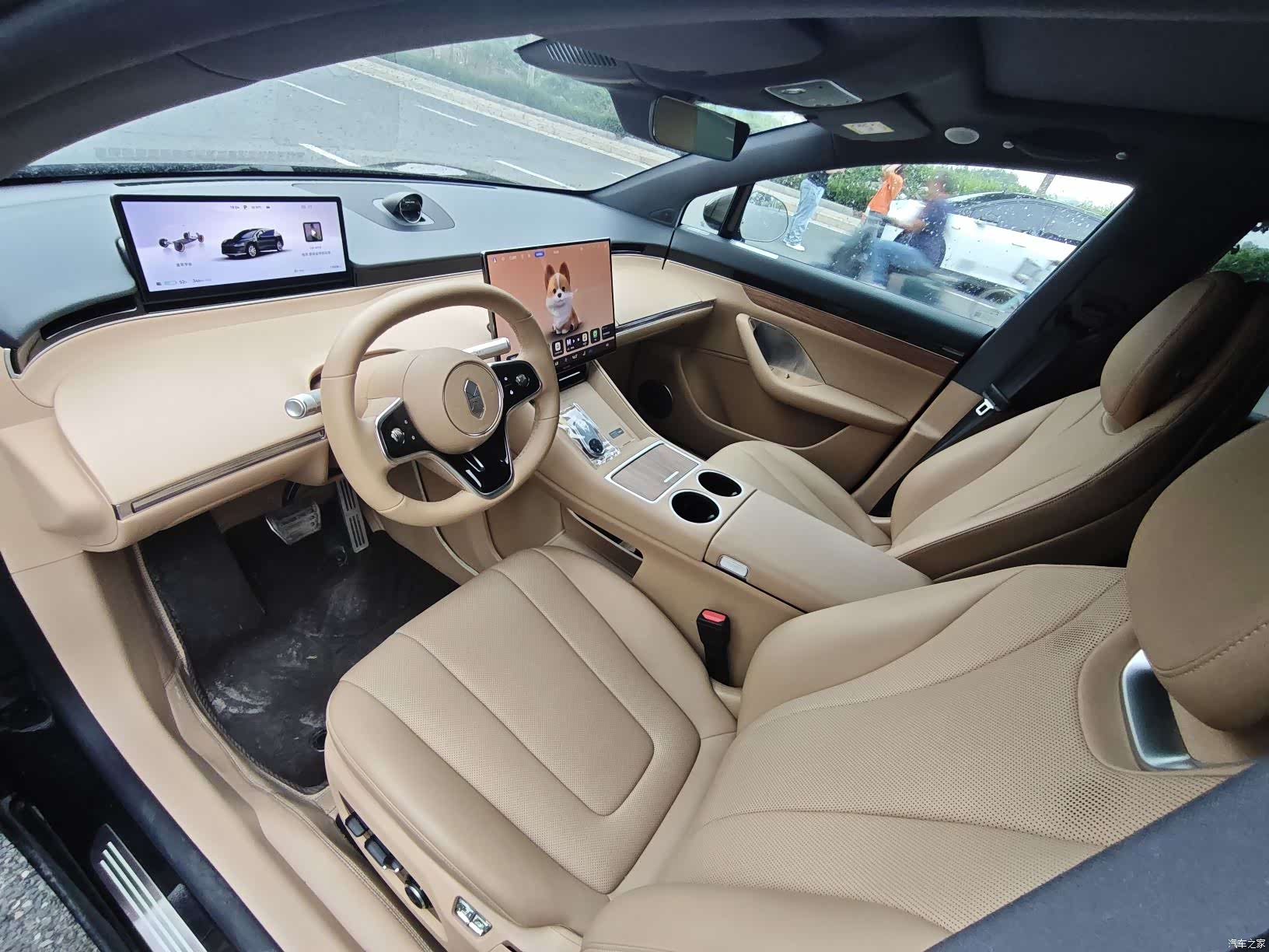 Luxeed R7, 2025 9