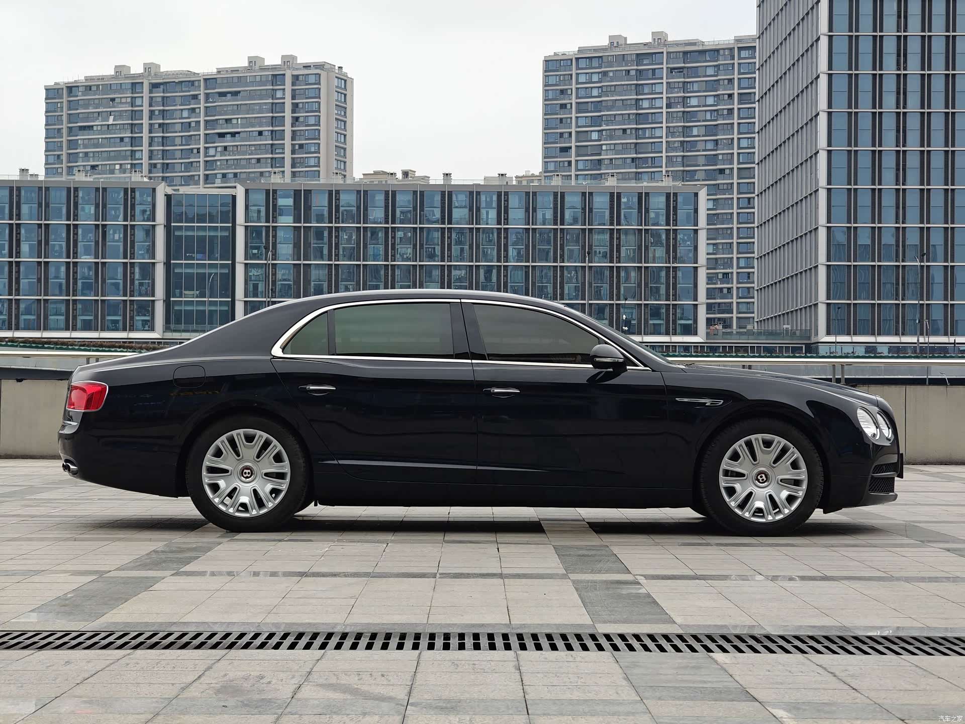 Bentley Flying Spur, 2017 4