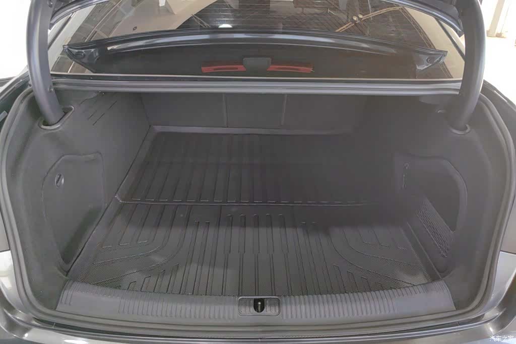 Audi A4L, 2021 4