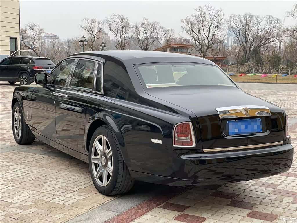 Rolls-Royce Phantom, 2015 3