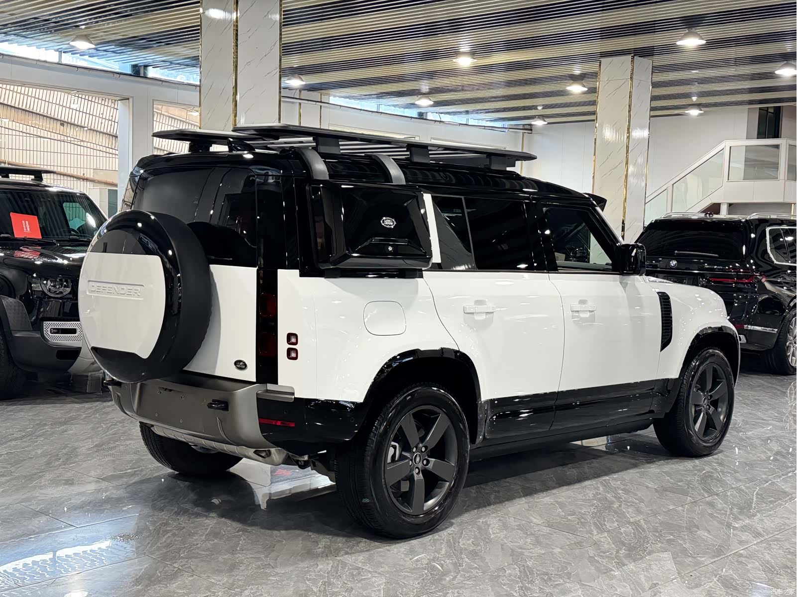Land Rover Defender, 2026 17