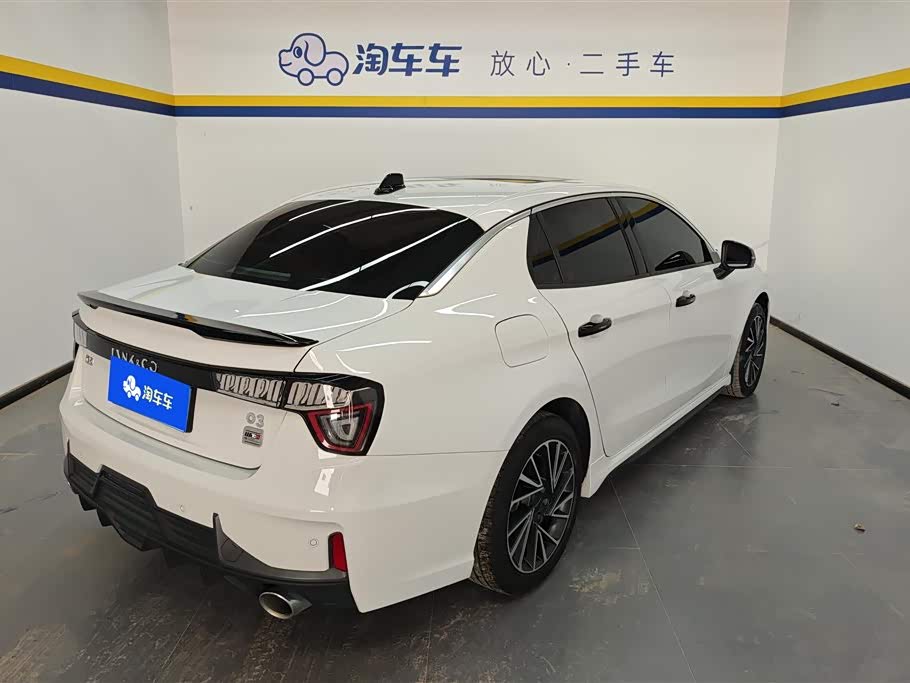 Lynk & Co 03 Lynk & Co 03