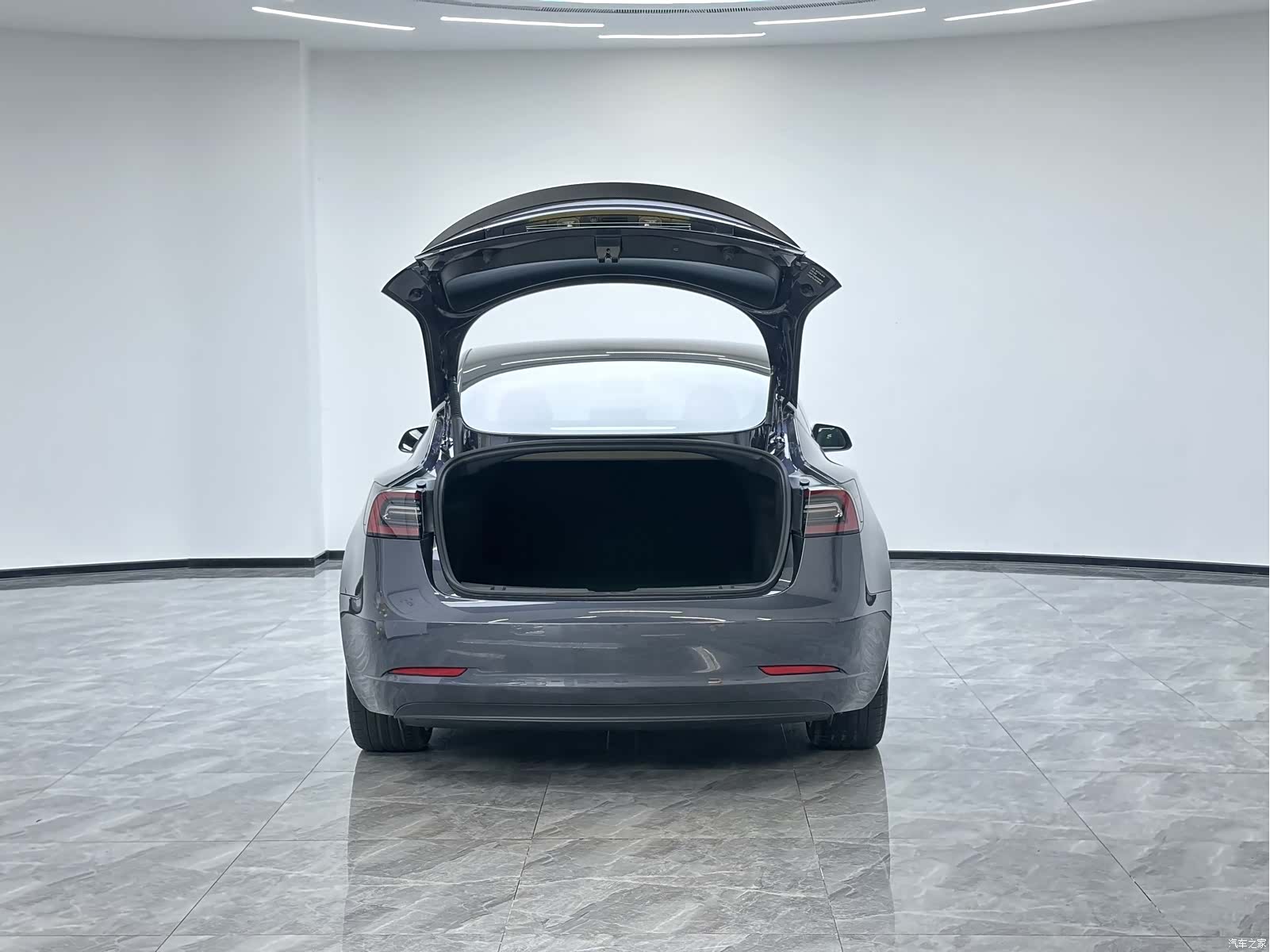 Tesla Model 3, 2022 14