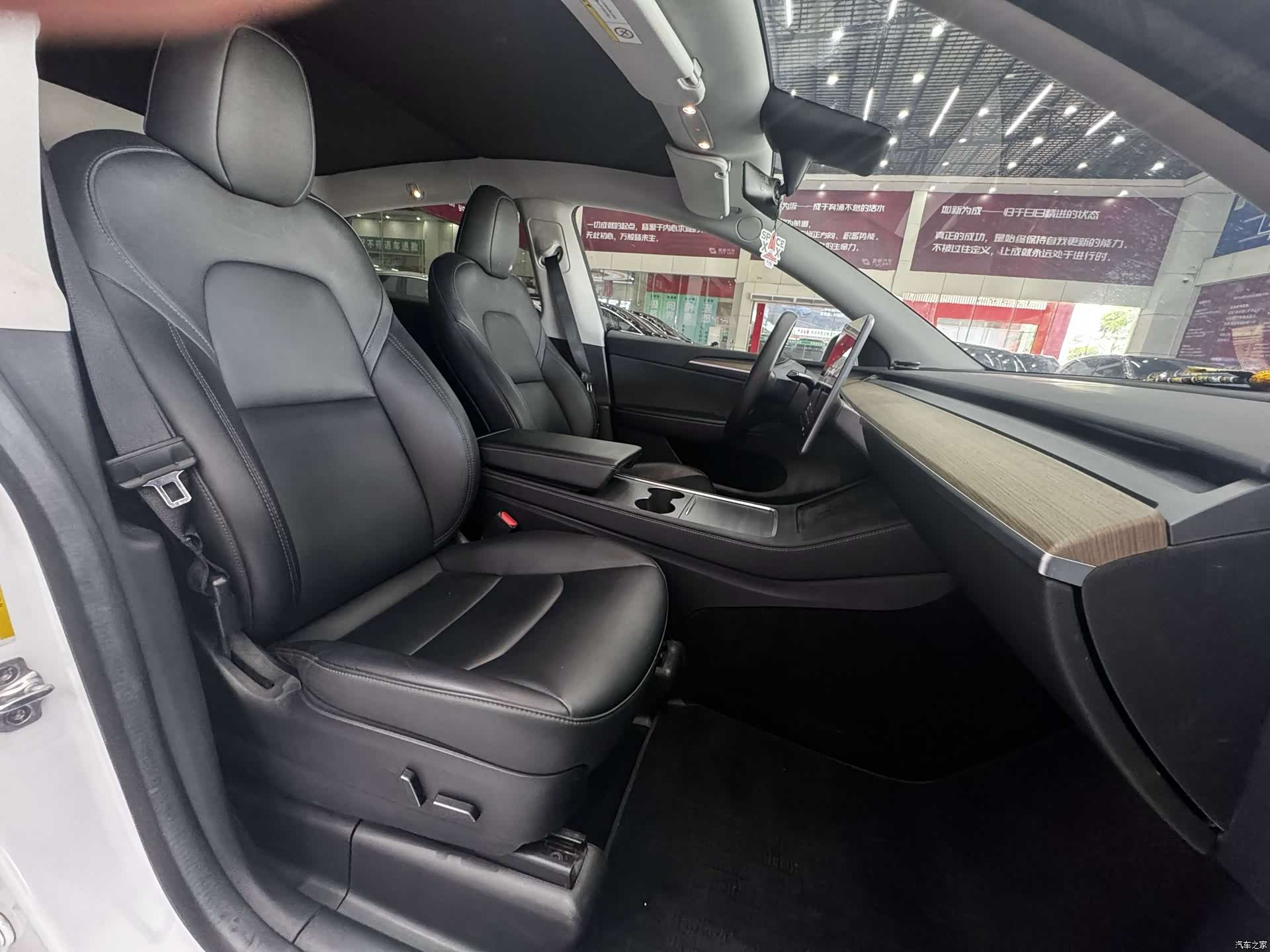Tesla Model Y, 2023 10