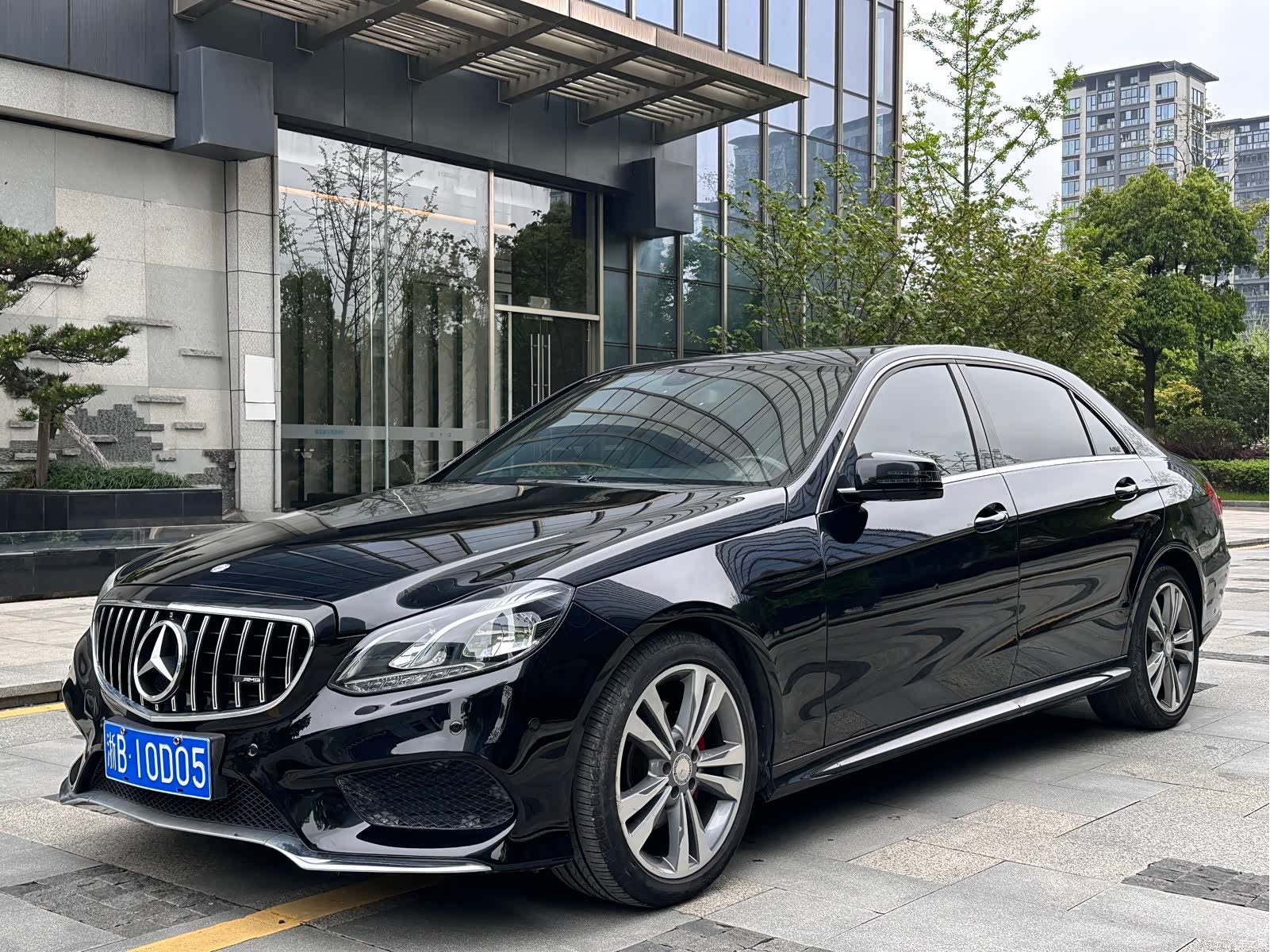 Mercedes-Benz E-Class, 2014 1