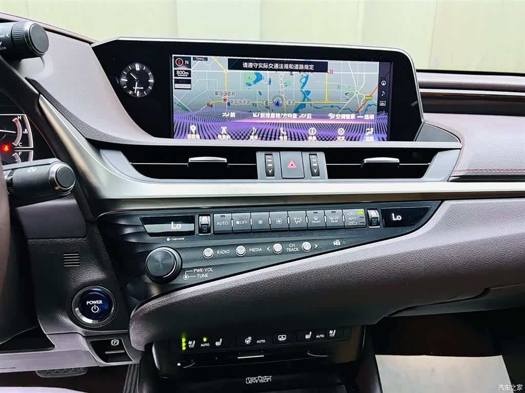 Lexus ES, 2019 14