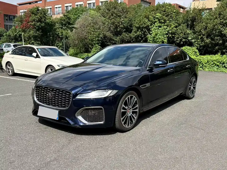 Jaguar XFL