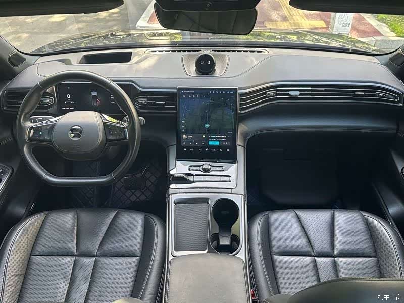 NIO ES8, 2021 7