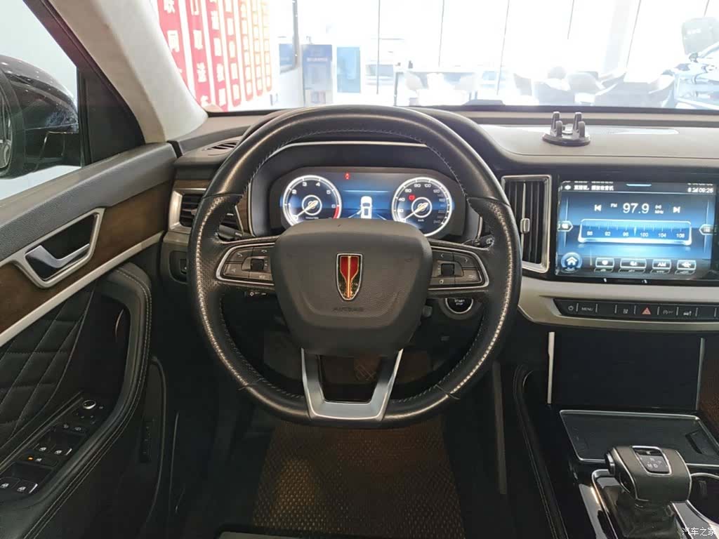 Hongqi HS7, 2023 11