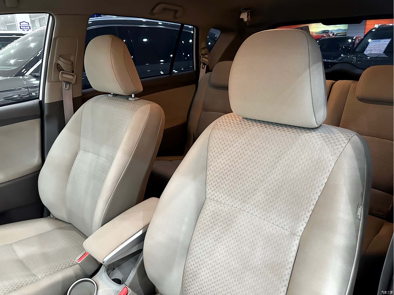 Toyota 180E, 2016 8
