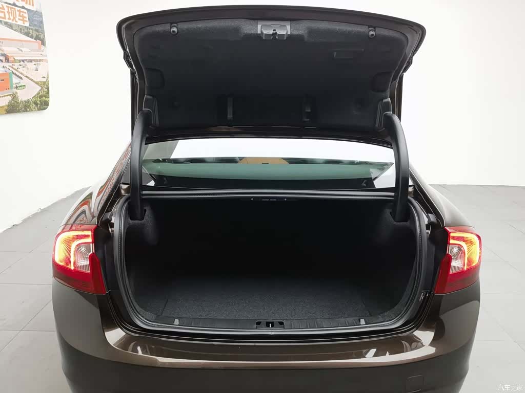 Volvo S60, 2016 16