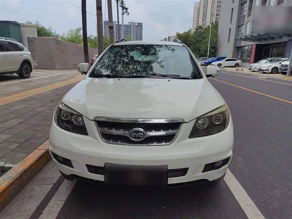 BYD S6