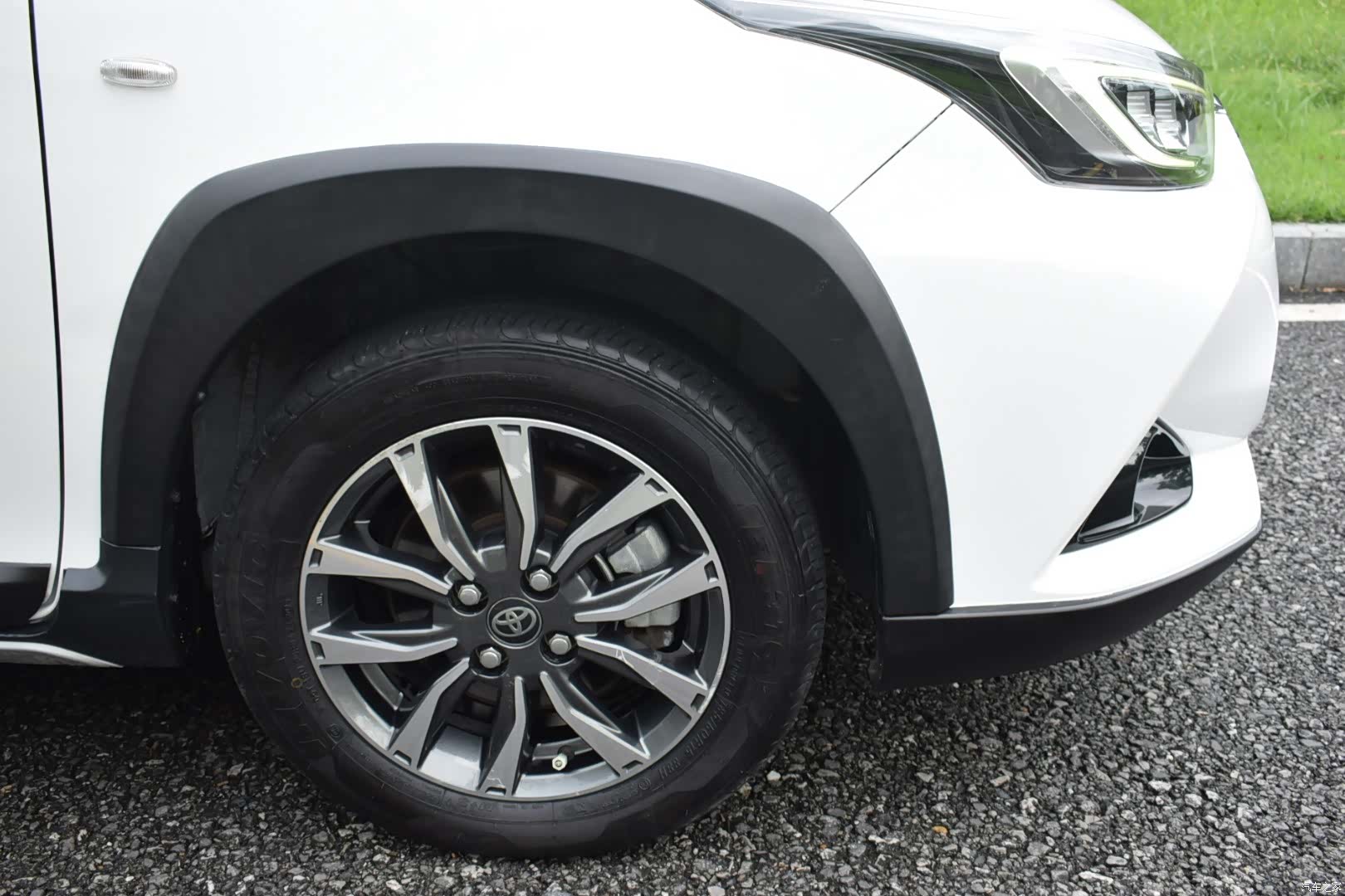 Toyota YARiS L, 2023 8