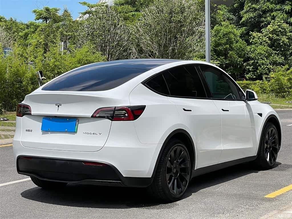 Tesla Model Y, 2023 24