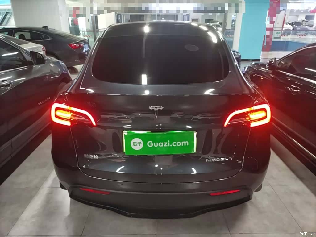 Tesla Model Y, 2024 6