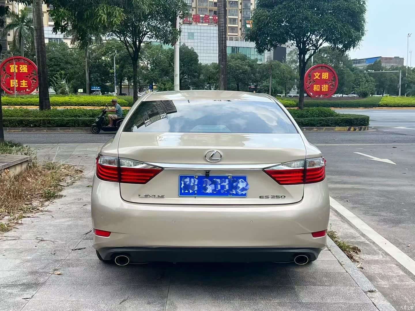 Lexus ES, 2013 6
