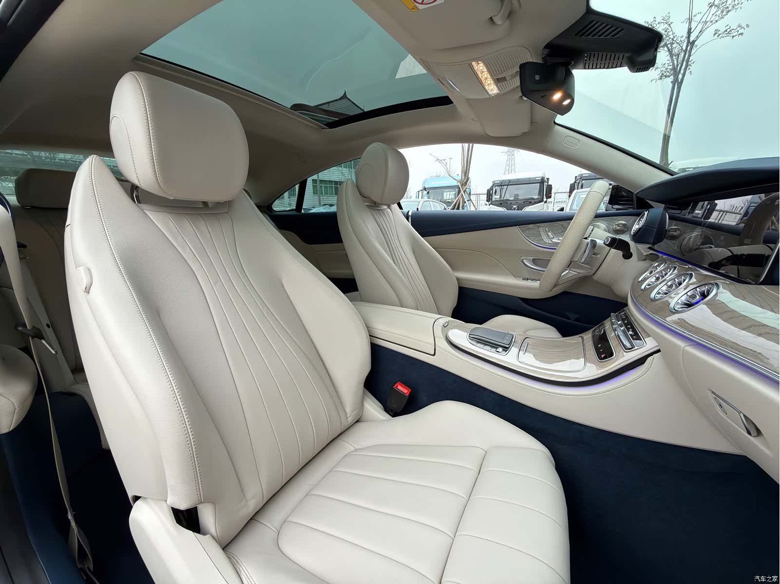 Mercedes-Benz E-Class, 2024 14