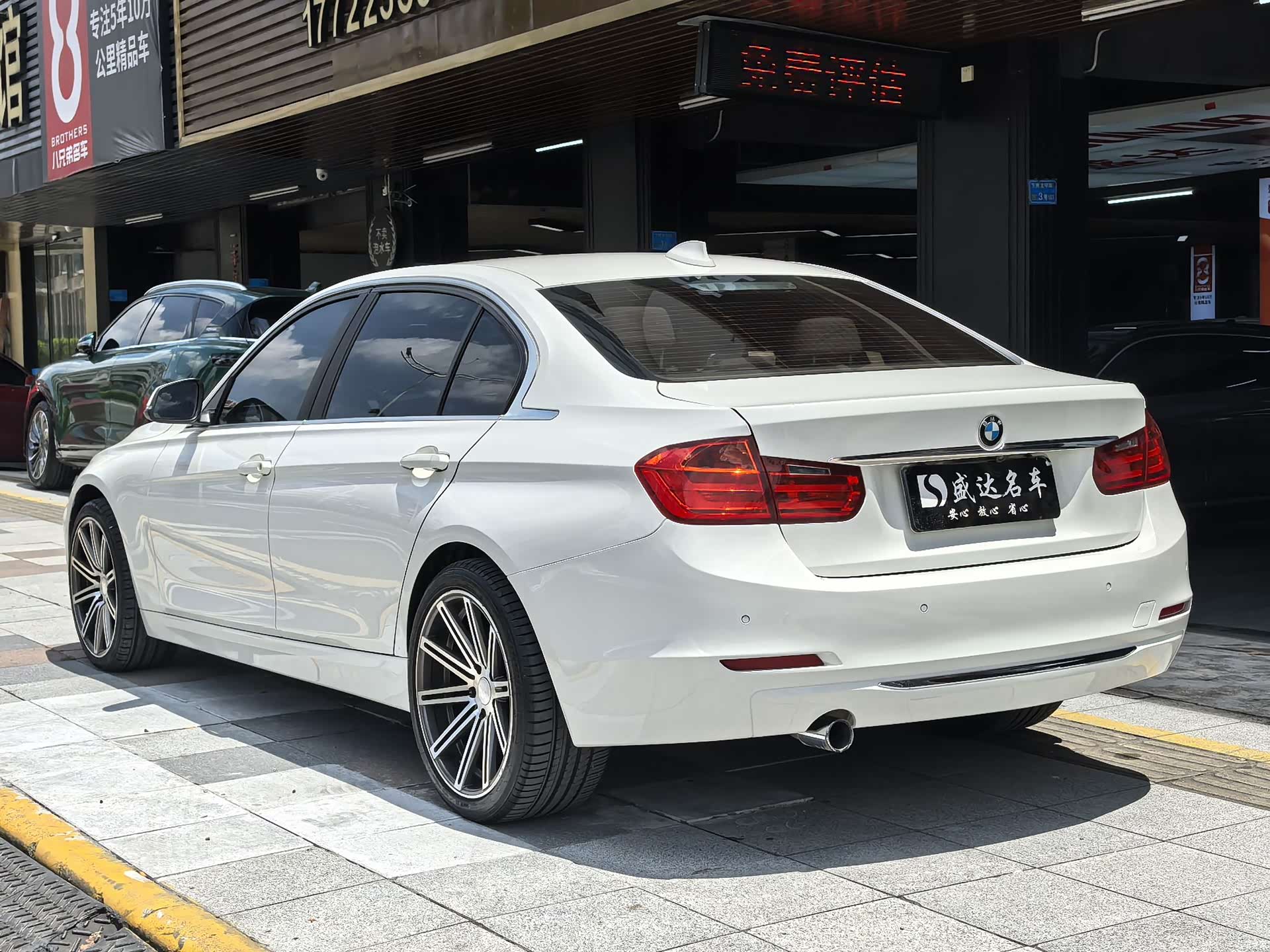 BMW 3 Series, 2013 6