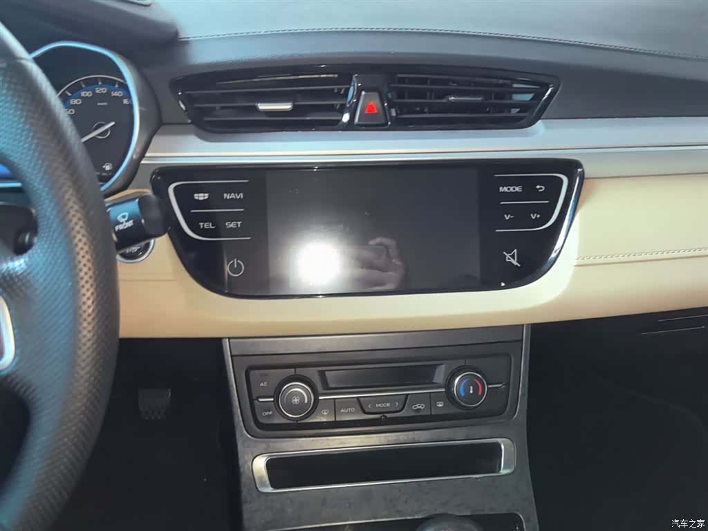 Geely Emgrand, 2018 13