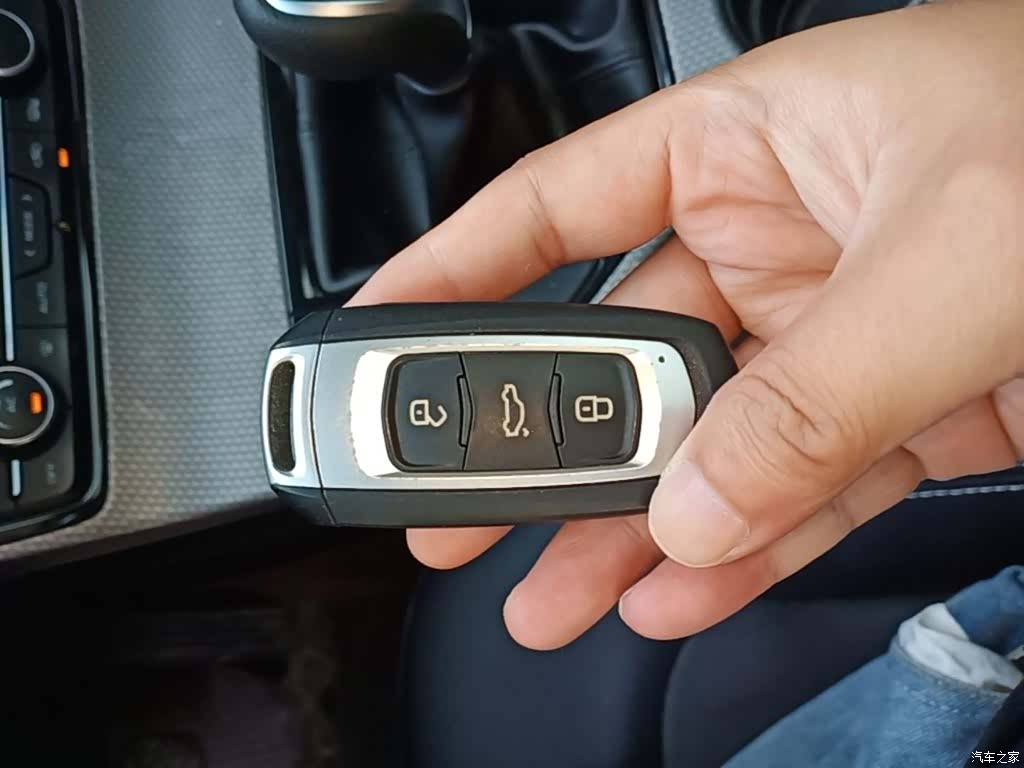 Geely Emgrand, 2017 9