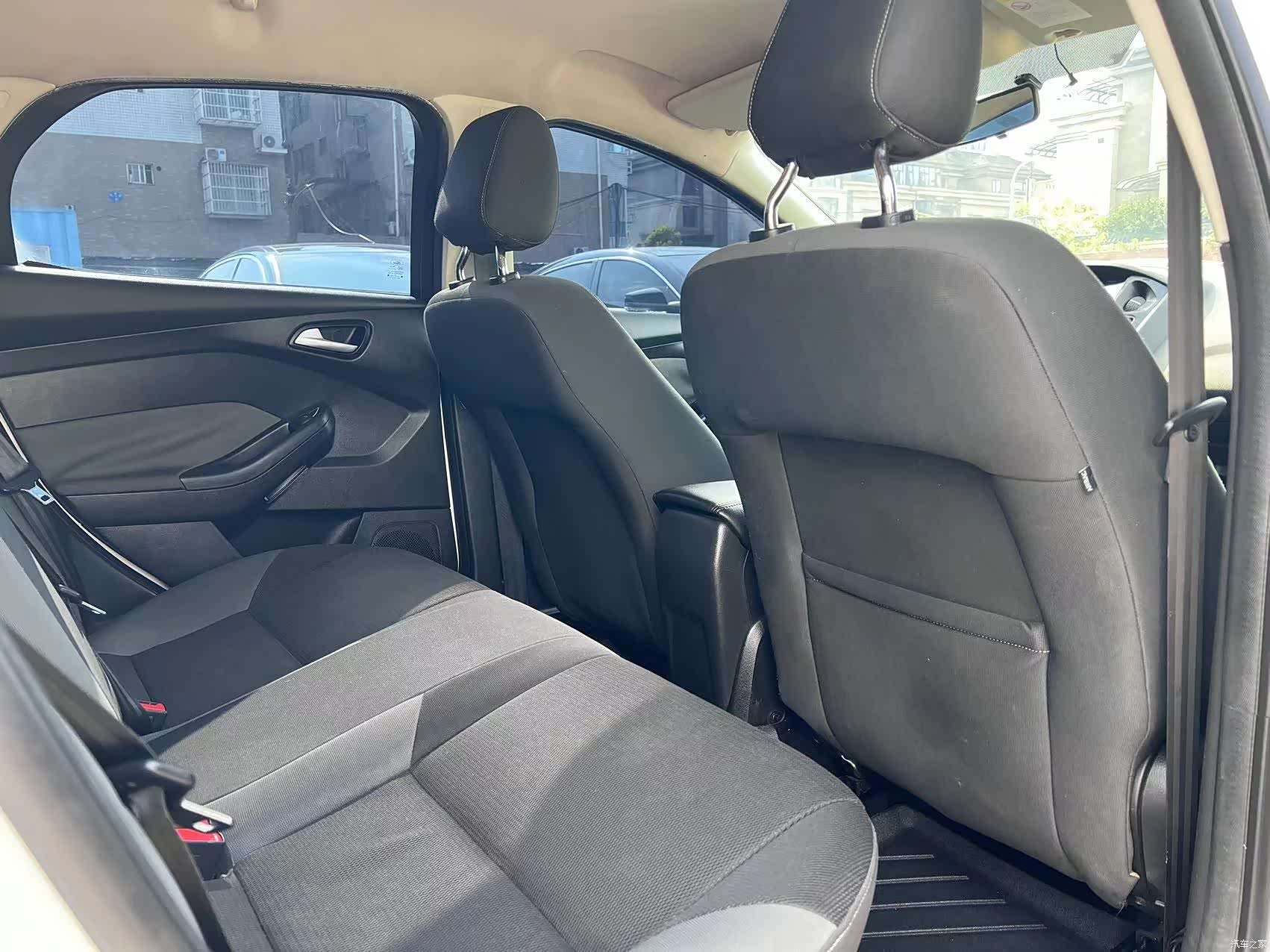 Ford Focus, 2012 15