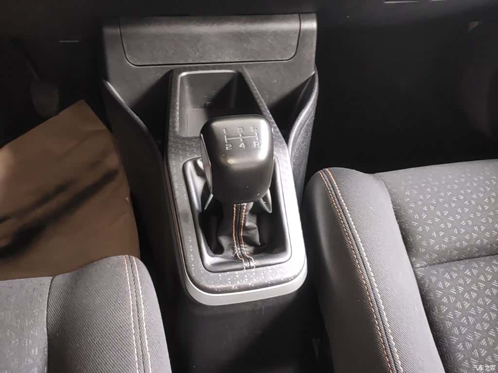 Geely X1, 2018 14