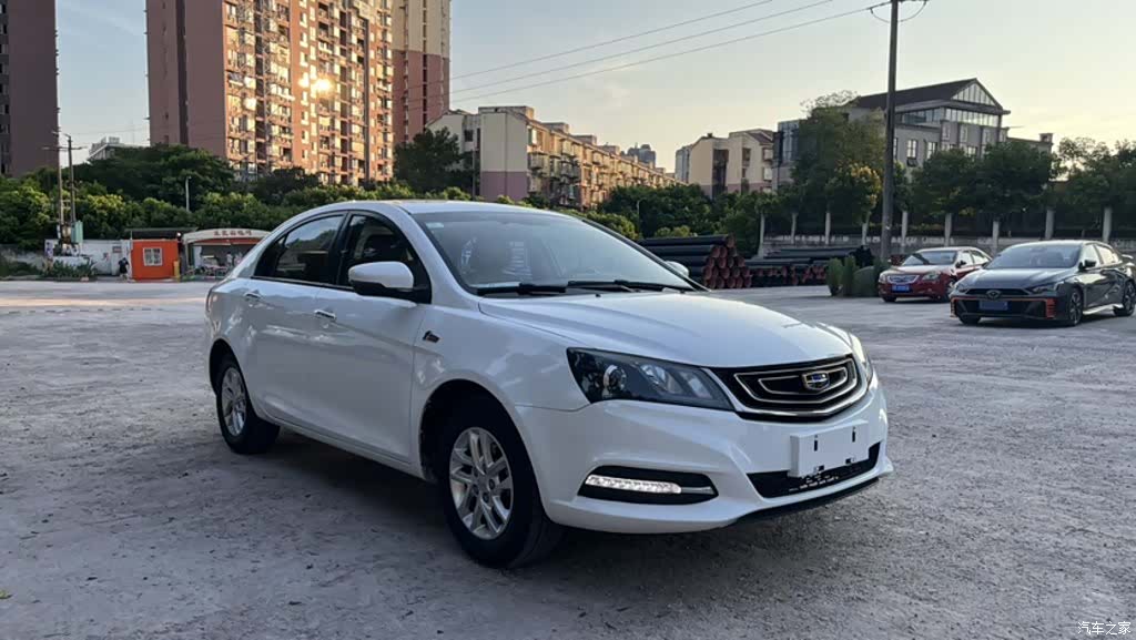Geely Emgrand, 2017 4