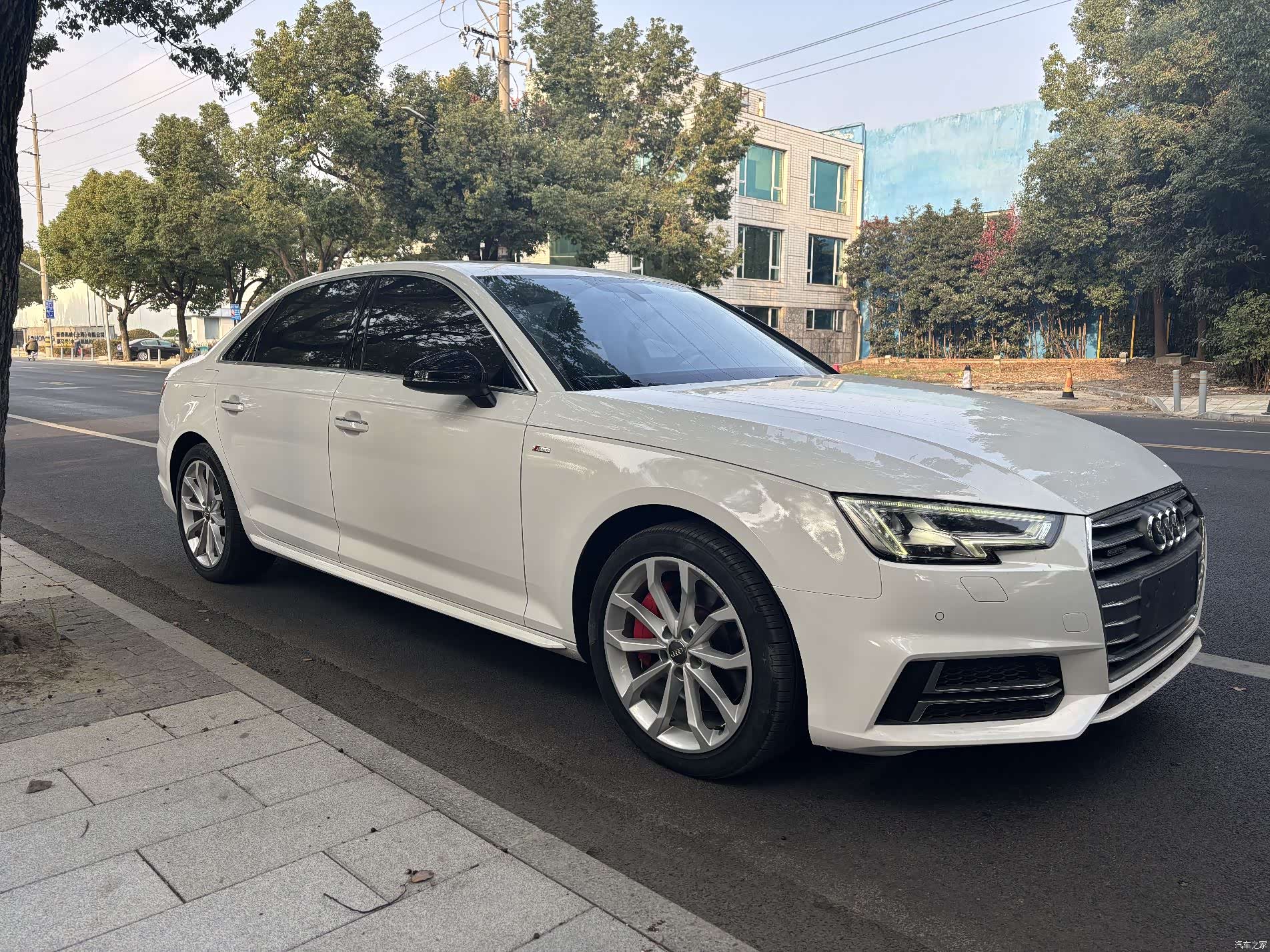 Audi A4L, 2018 11