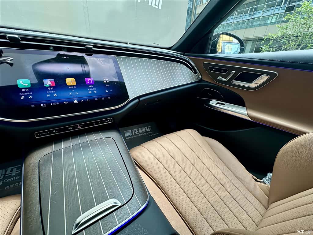 Mercedes-Benz E-Class, 2025 11