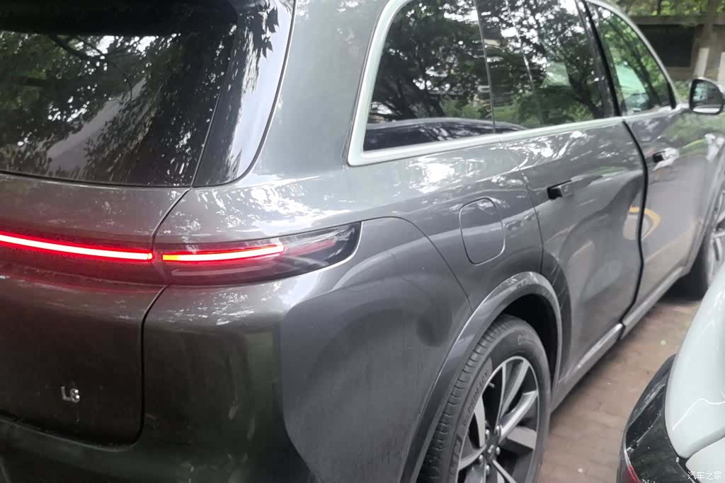 Li Auto L8, 2023 3