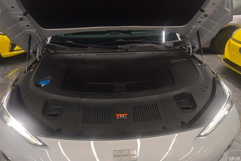 Geely E8, 2024 10