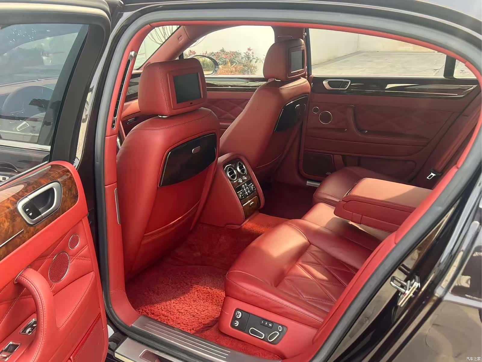 Bentley Flying Spur, 2011 11