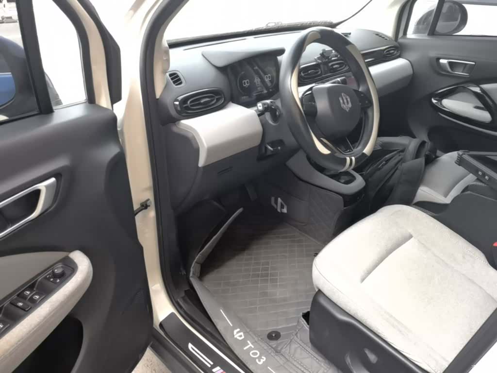 Leapmotor T03, 2023 17