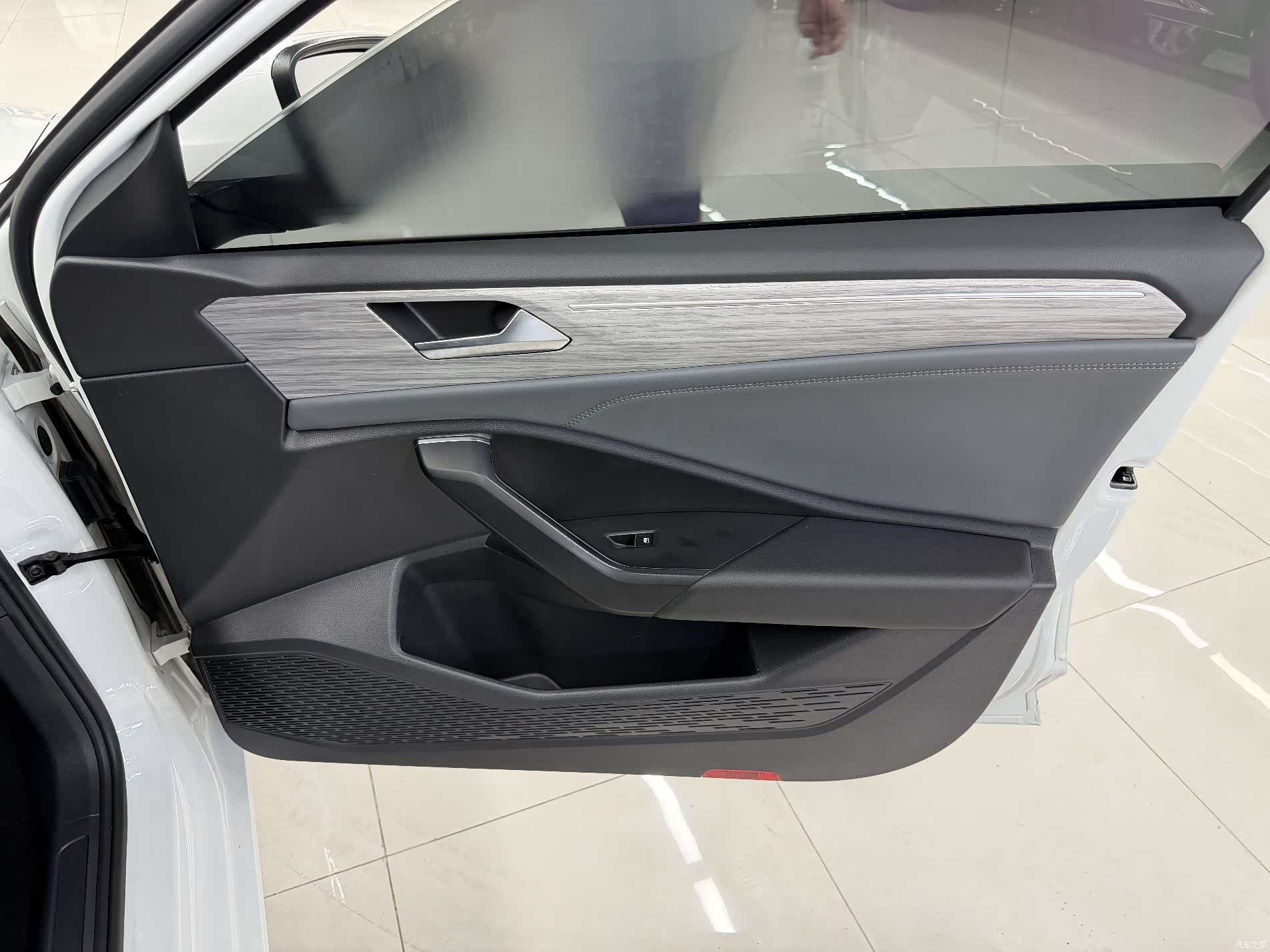 Volkswagen Sagitar, 2022 9