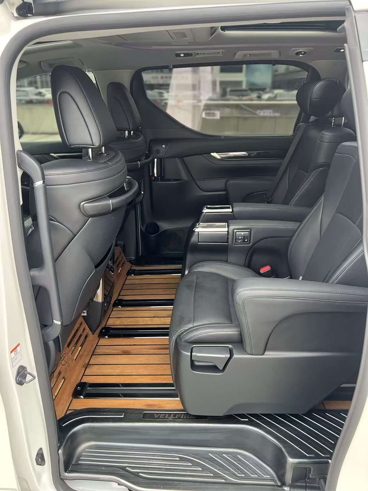 Toyota Vellfire, 2019 10