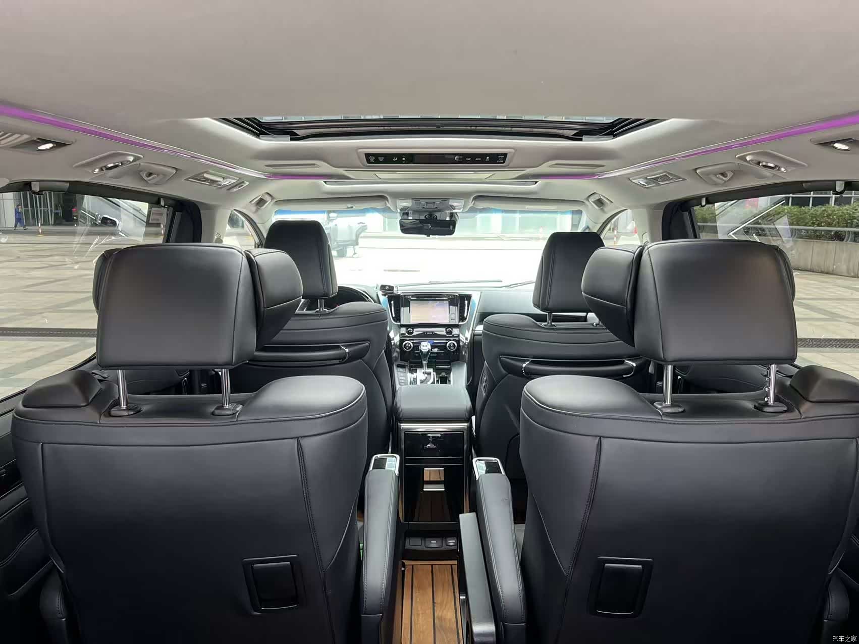 Toyota Vellfire, 2019 12