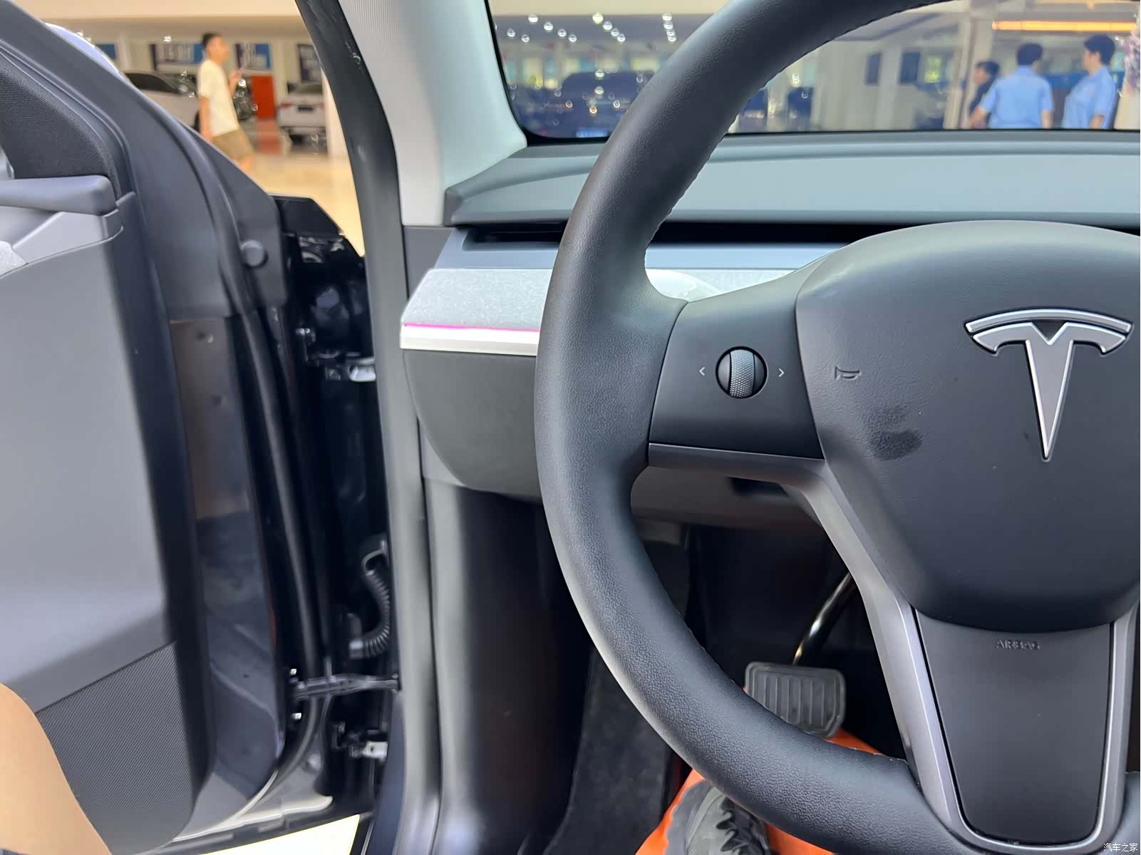 Tesla Model Y, 2024 18