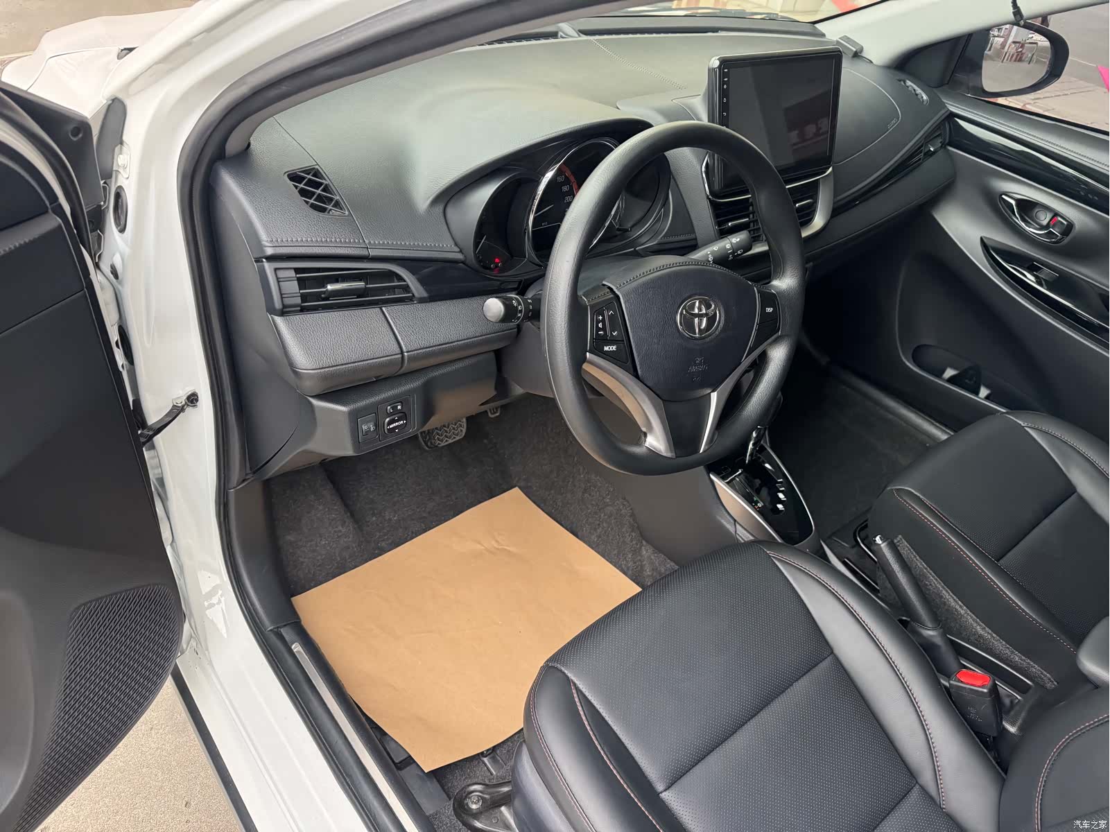 Toyota YARiS L, 2023 9