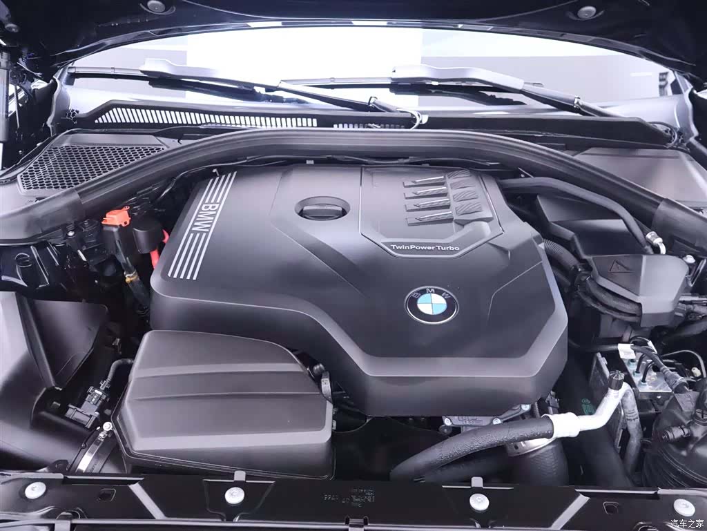 BMW 3 Series, 2025 24