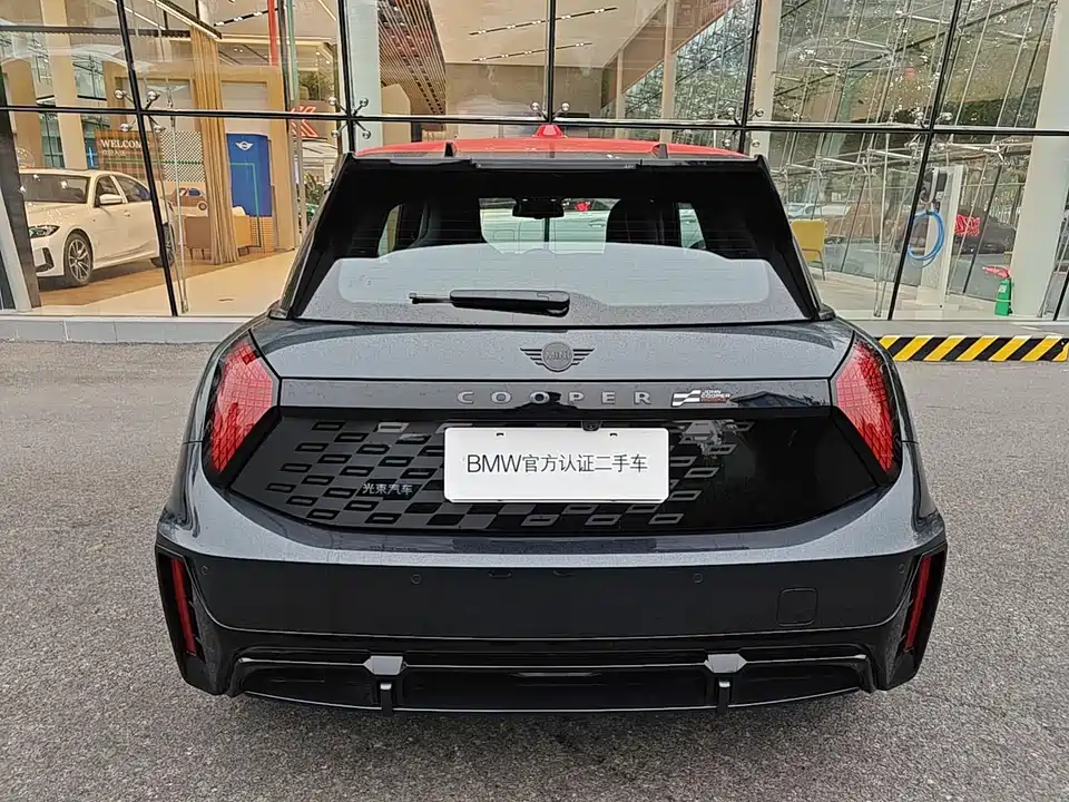 MINI Electric JCW