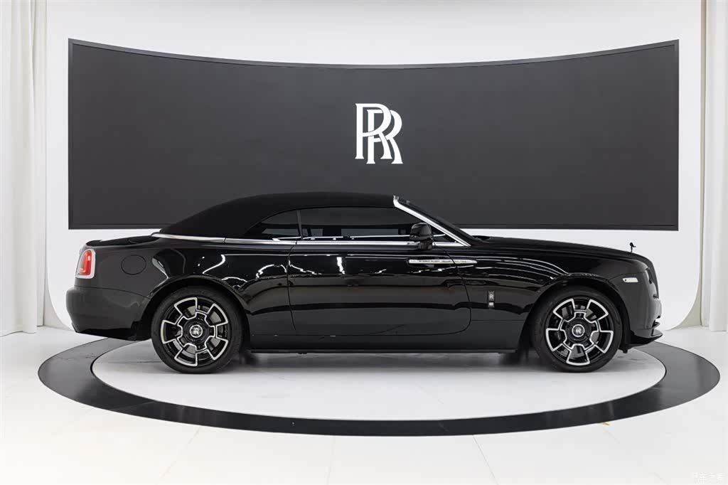 Rolls-Royce Black, 2019 8