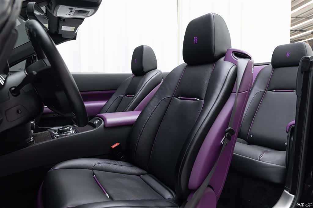 Rolls-Royce Black, 2019 10